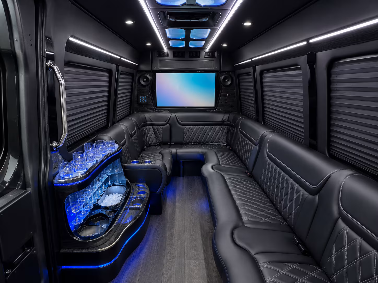 busrentalnewbrunswick com puts corporate and conference shuttles together fast