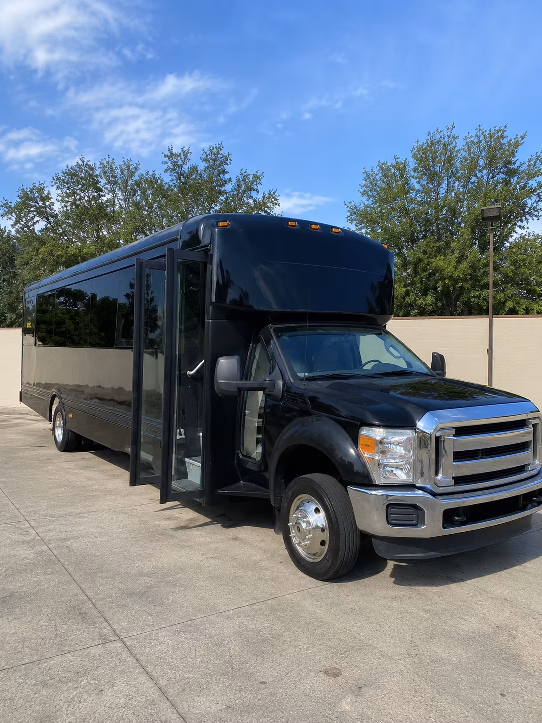 new brunswick 20 passenger party bus