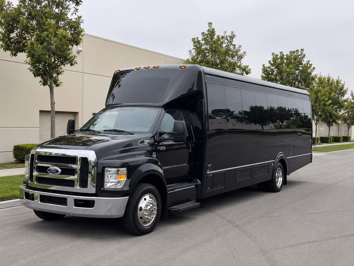 party bus rentals to the palace at somerset park and the pines manor